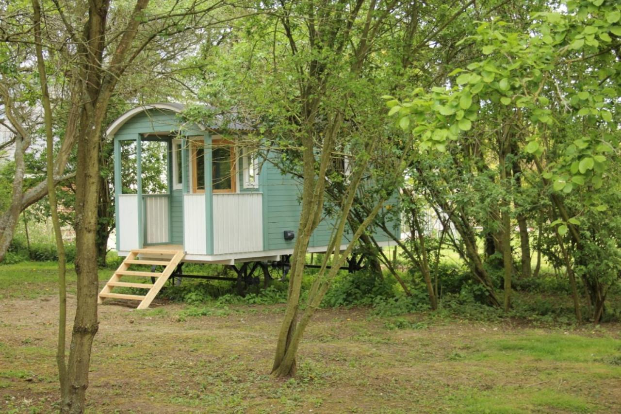 The Kestrel Shepherd Hut, Whitehouse Farm Stowmarket Extérieur photo