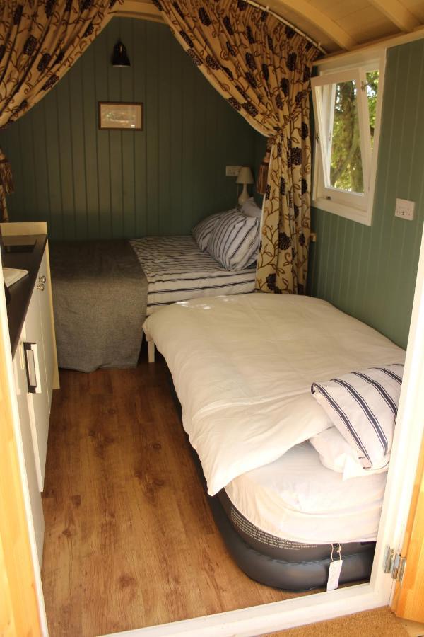 The Kestrel Shepherd Hut, Whitehouse Farm Stowmarket Extérieur photo